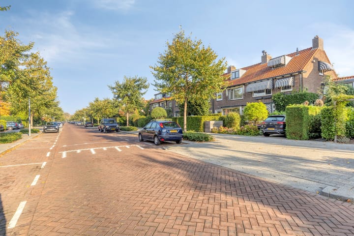 Photo 43 of Burgemeester Le Fèvre de Montignylaan 171