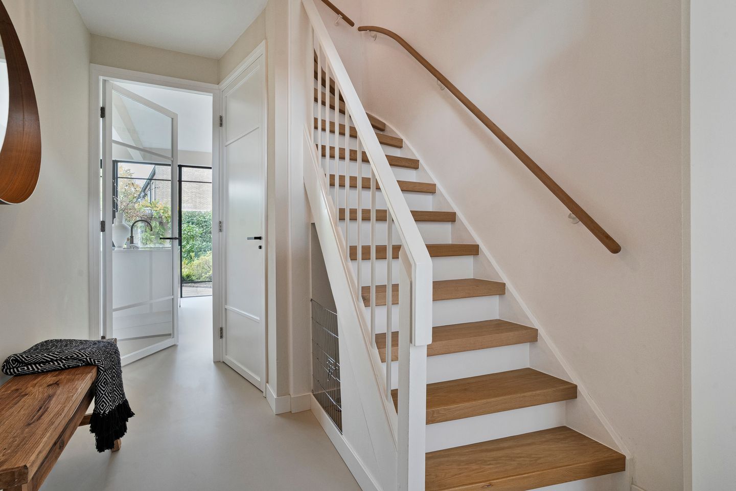 Photo 5 of H Roland Holststraat 9