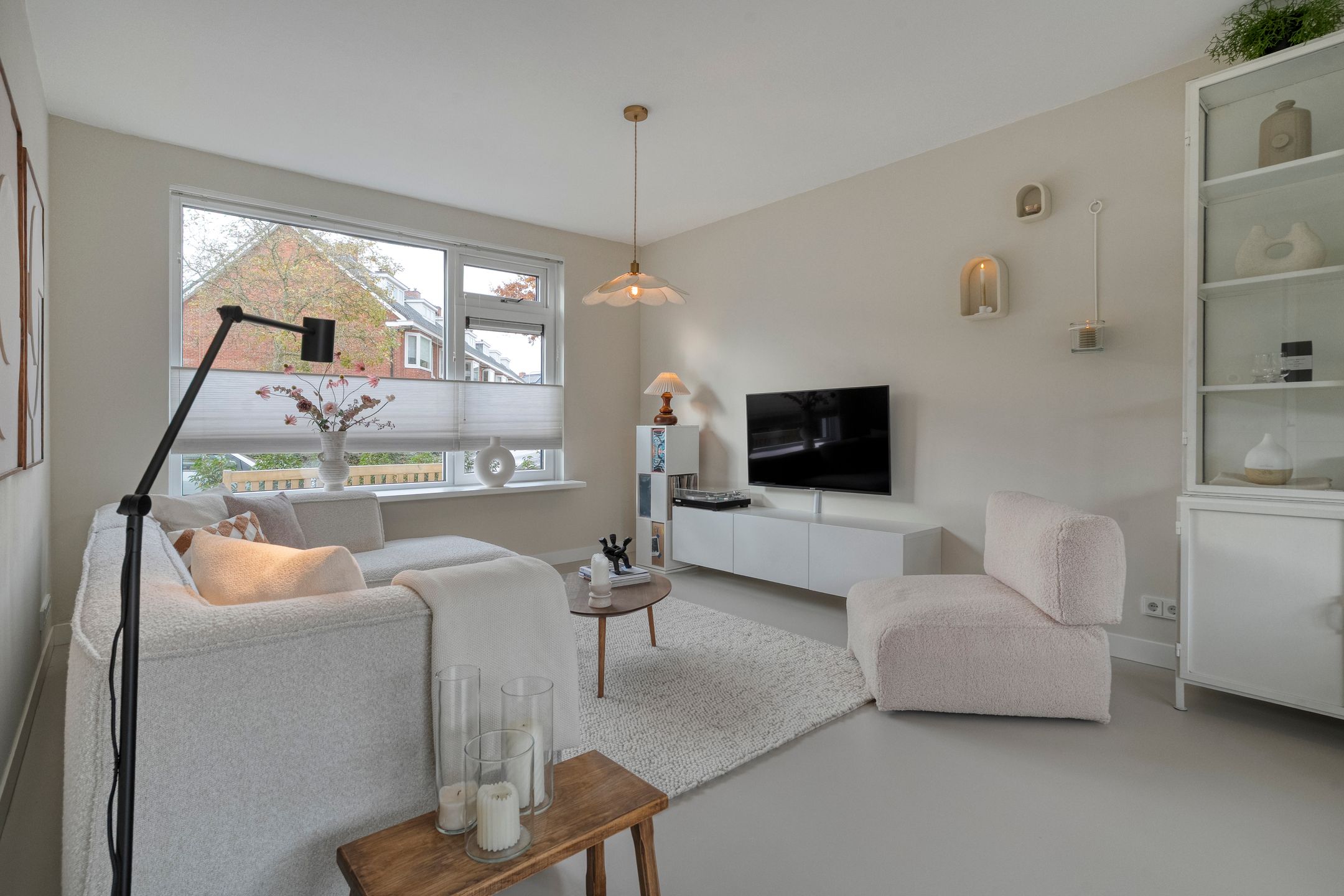 Photo 6 of H Roland Holststraat 9