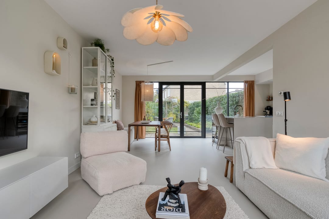 Photo 8 of H Roland Holststraat 9