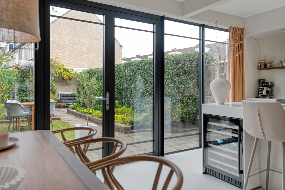 Photo 13 of H Roland Holststraat 9