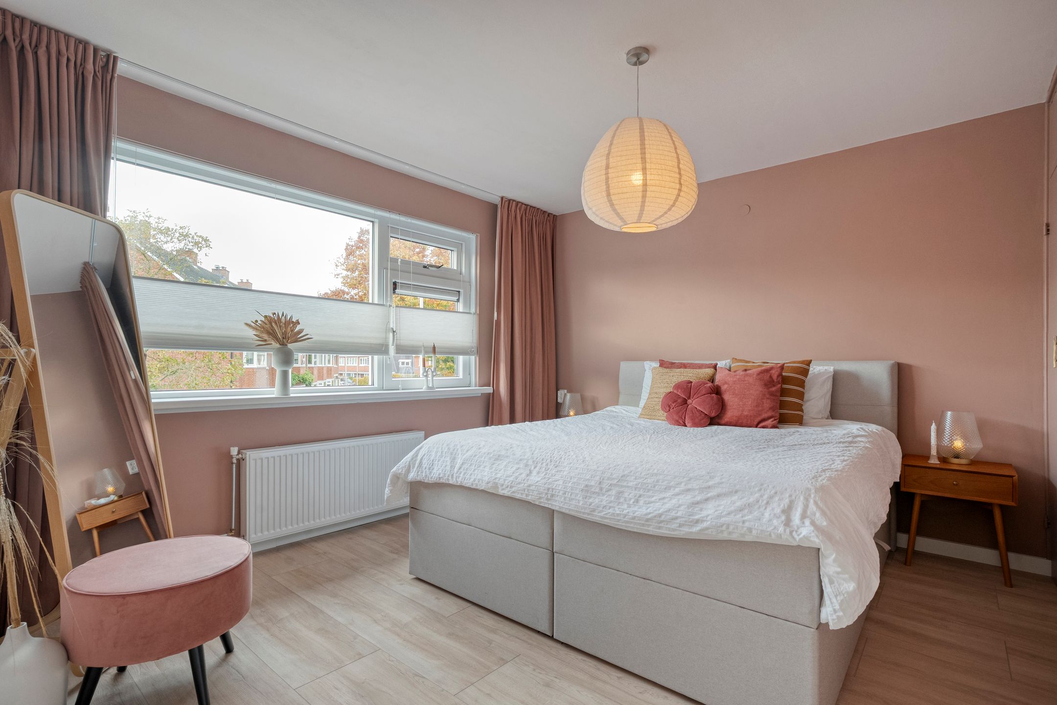 Photo 18 of H Roland Holststraat 9