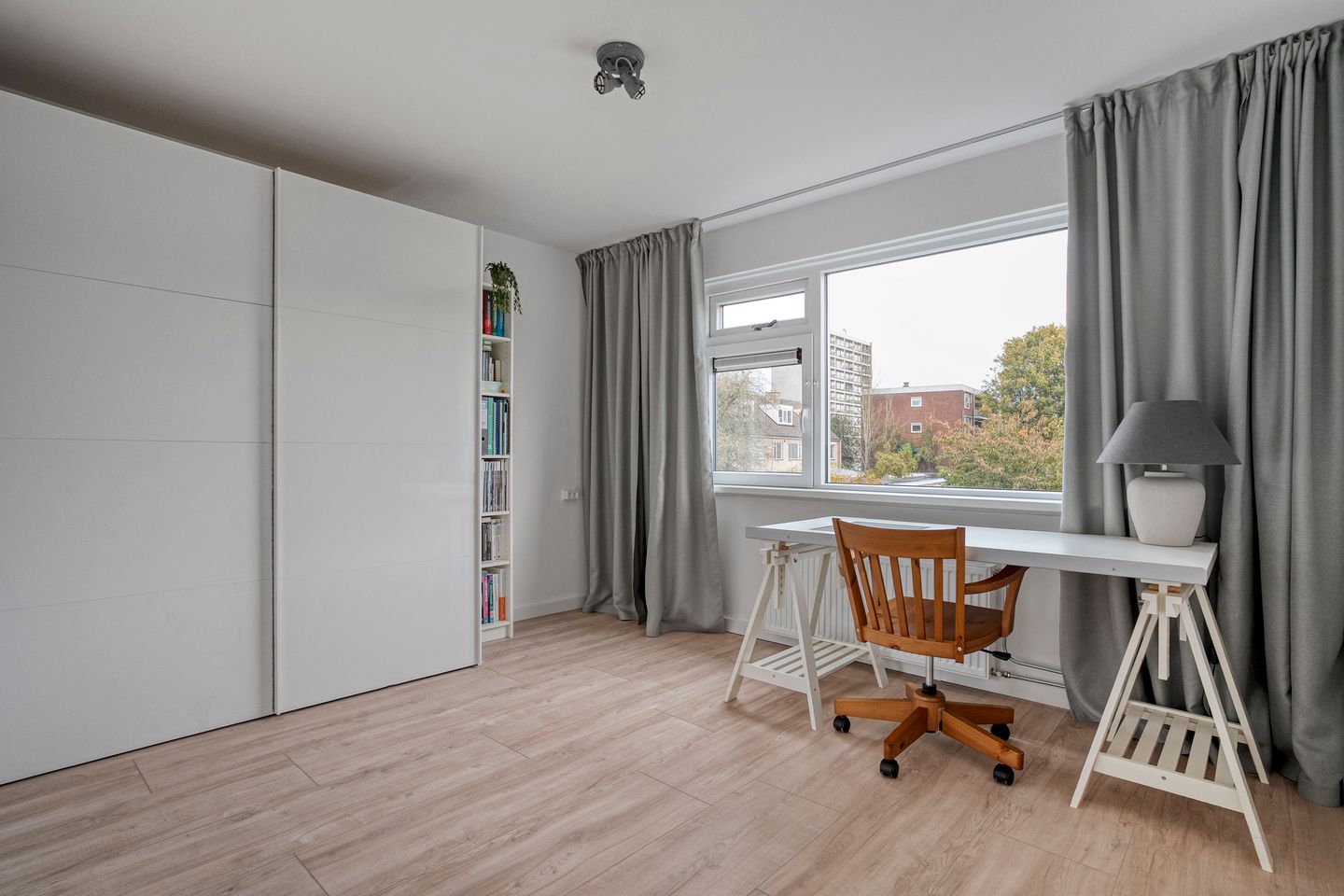 Photo 20 of H Roland Holststraat 9