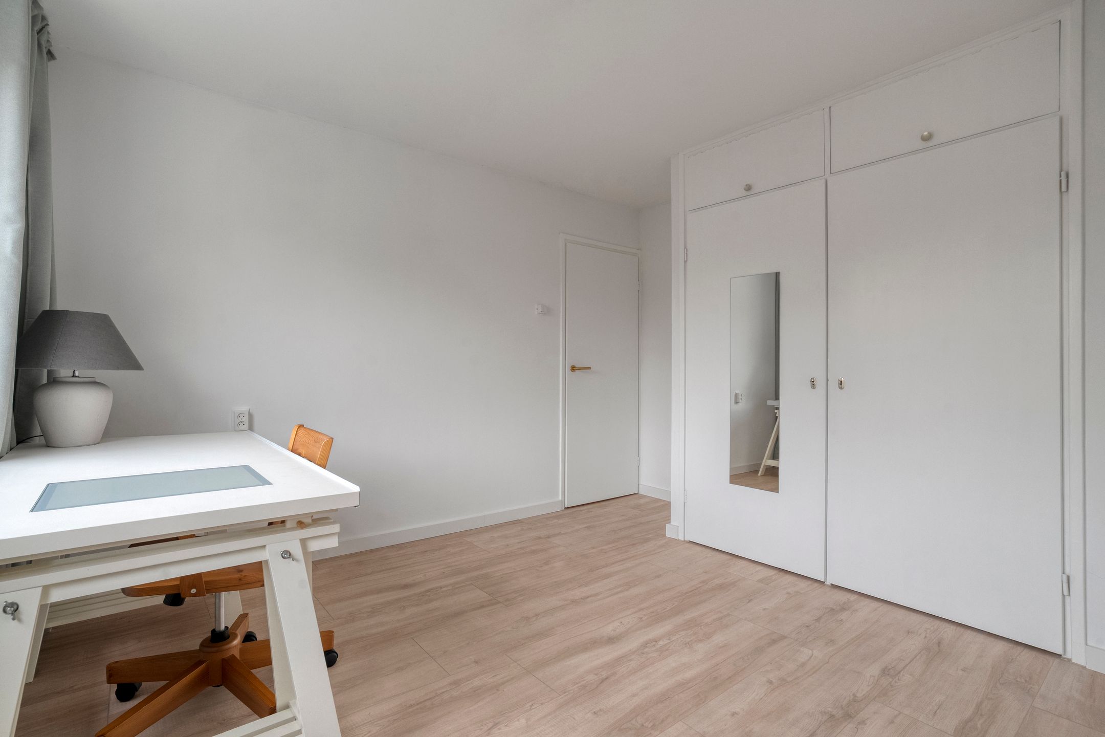 Photo 21 of H Roland Holststraat 9