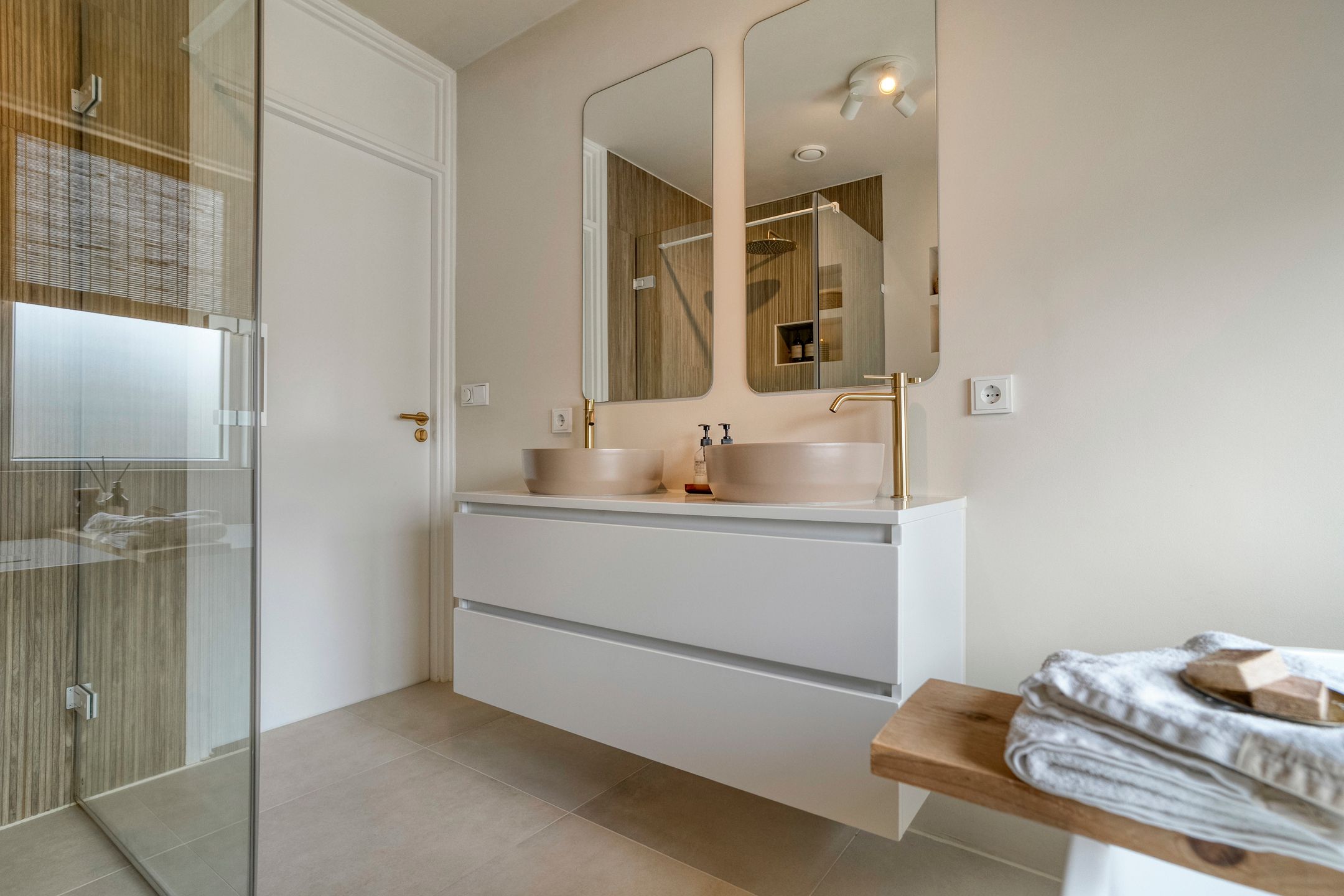 Photo 27 of H Roland Holststraat 9