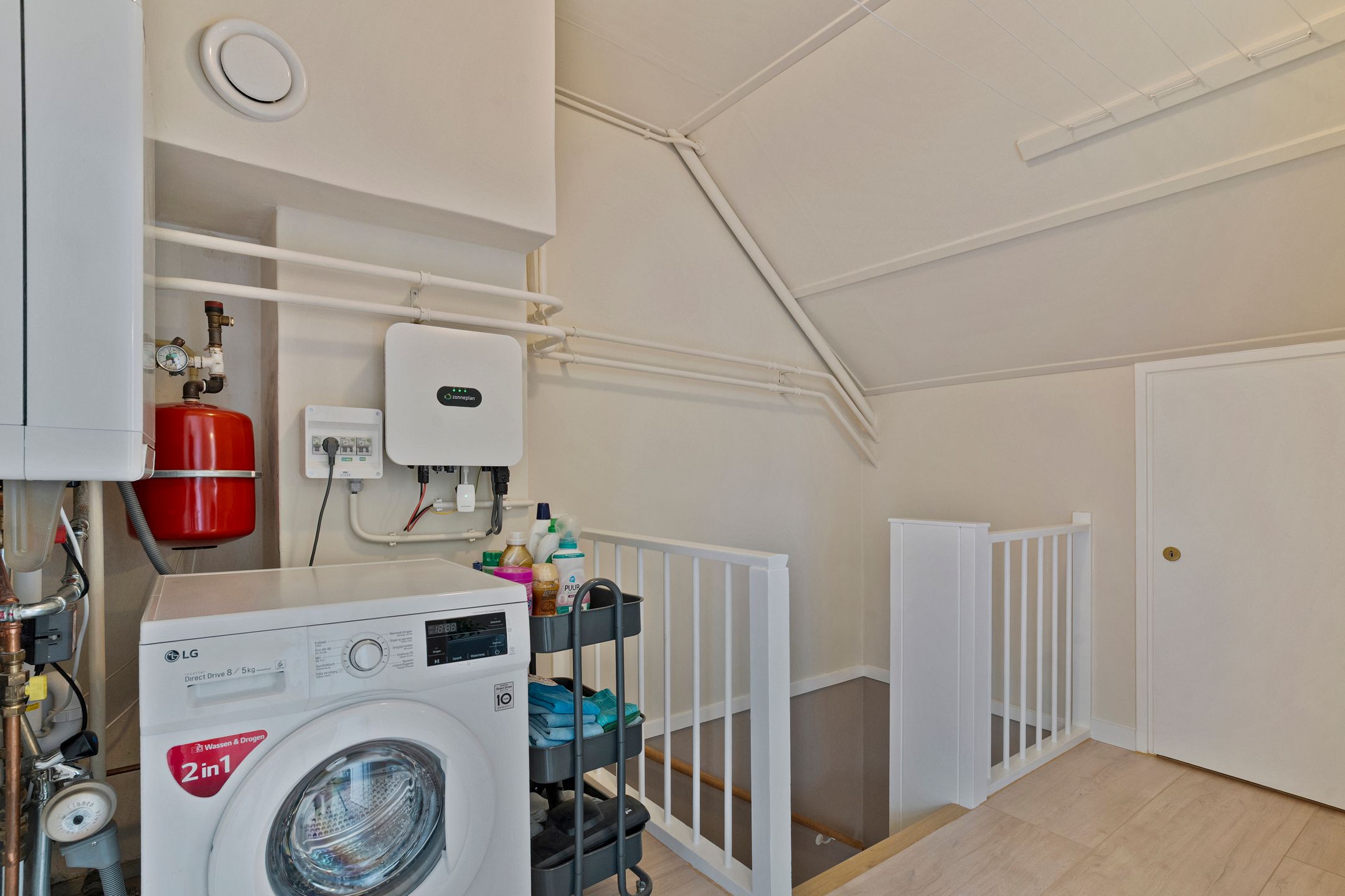 Photo 30 of H Roland Holststraat 9