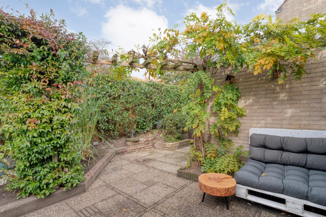 Photo 41 of H Roland Holststraat 9