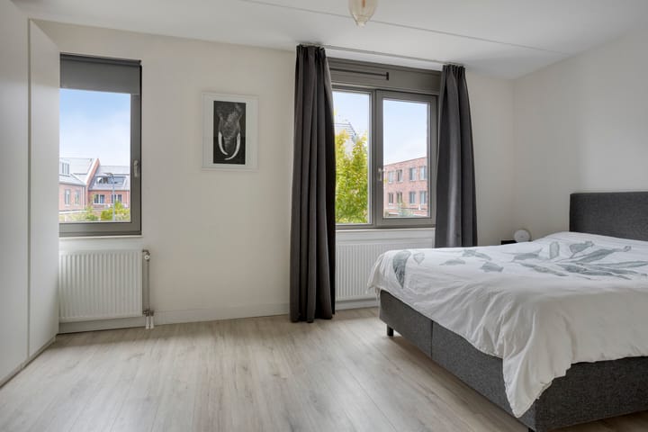 Photo 13 of Otto Sternstraat 9