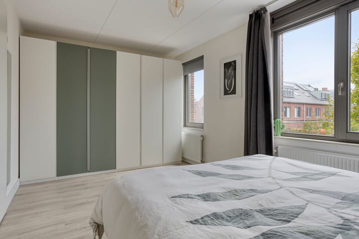 Photo 14 of Otto Sternstraat 9