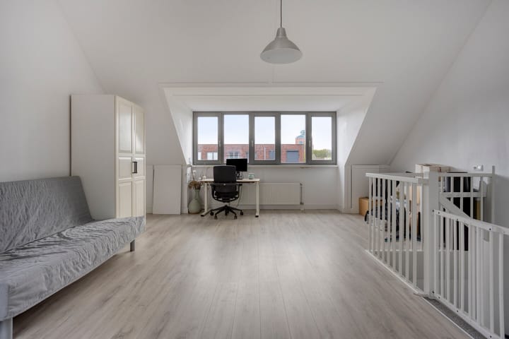 Photo 20 of Otto Sternstraat 9