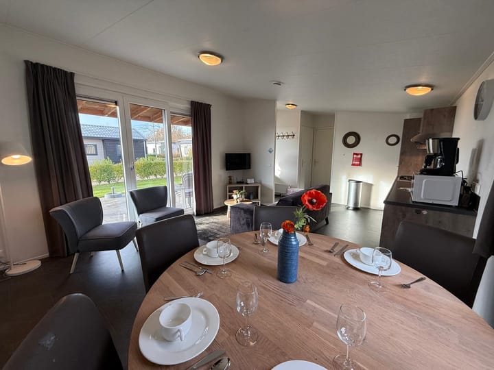 Foto 6 van Zuiderdijk 1-B12