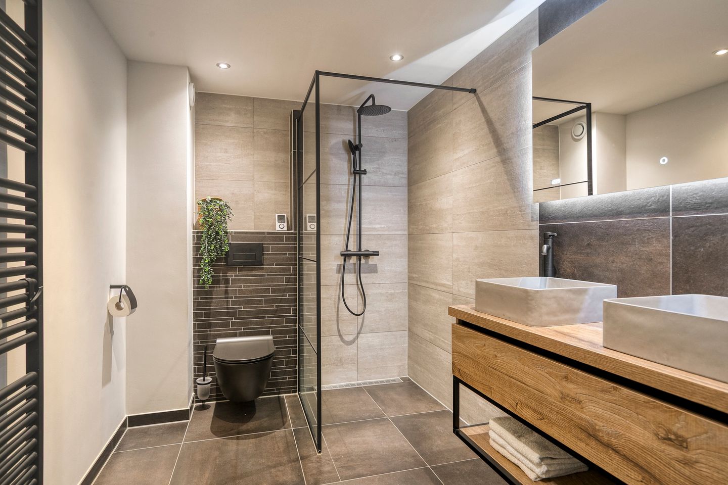 Photo 20 of Punter 49 16