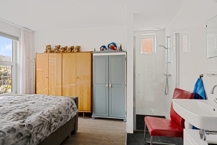 Photo 9 of van Loonstraat 1-C