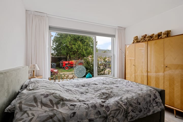 Photo 10 of van Loonstraat 1-C