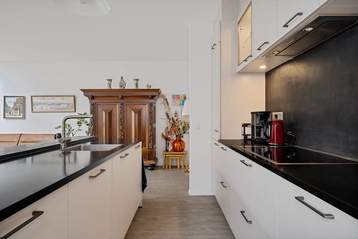 Photo 14 of van Loonstraat 1-C