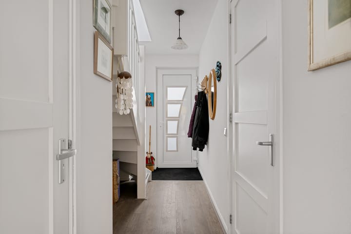 Photo 8 of van Loonstraat 1-C