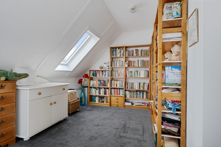 Photo 19 of van Loonstraat 1-C