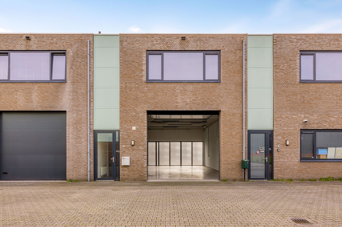 Bekijk foto 2 van Houtzagerijstraat 37