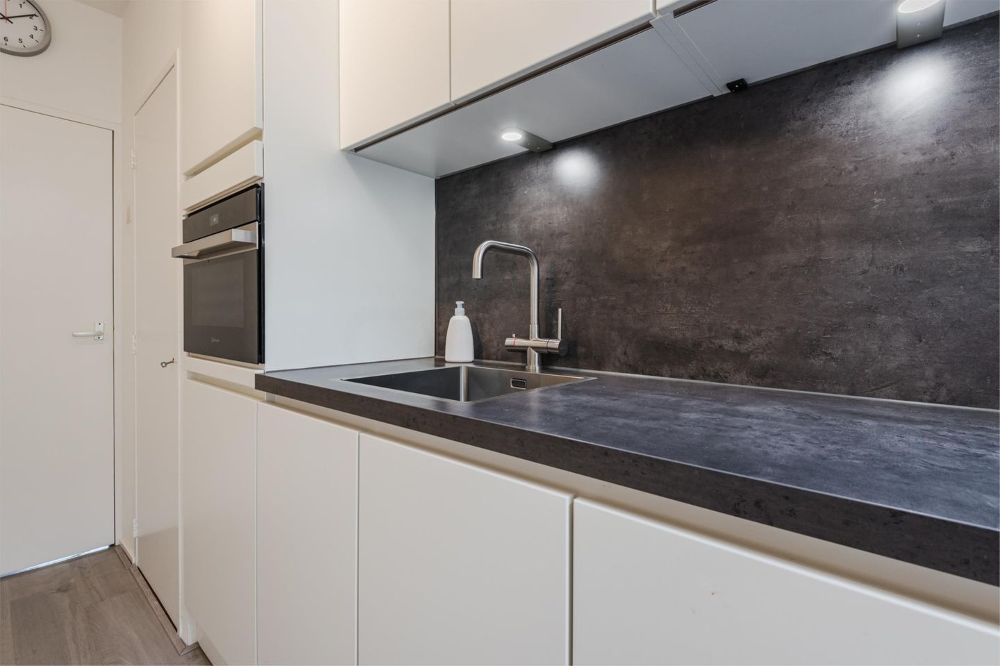 Photo 14 of Van Goghstraat 1