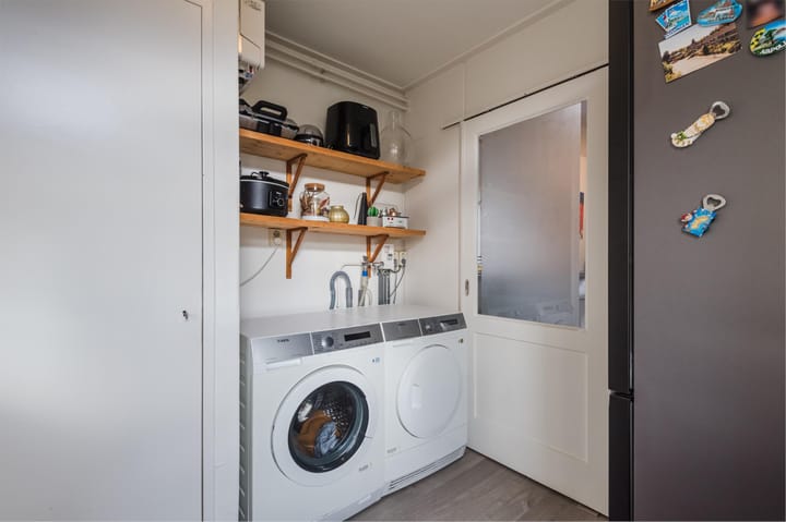 Photo 16 of Van Goghstraat 1