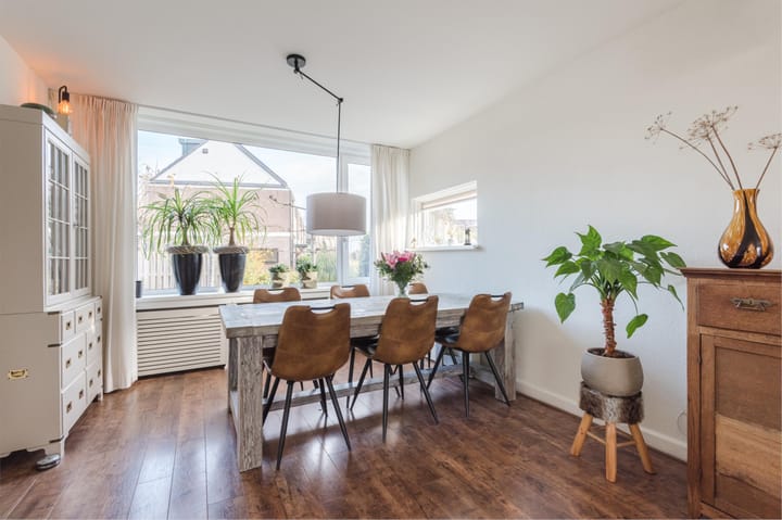 Photo 3 of Van Goghstraat 1