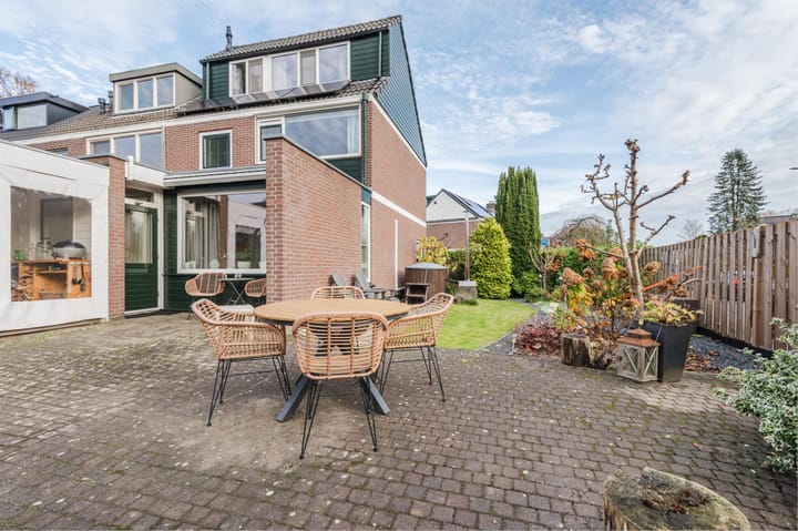 Photo 31 of Van Goghstraat 1