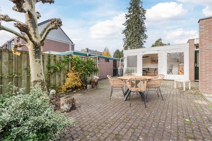 Photo 32 of Van Goghstraat 1