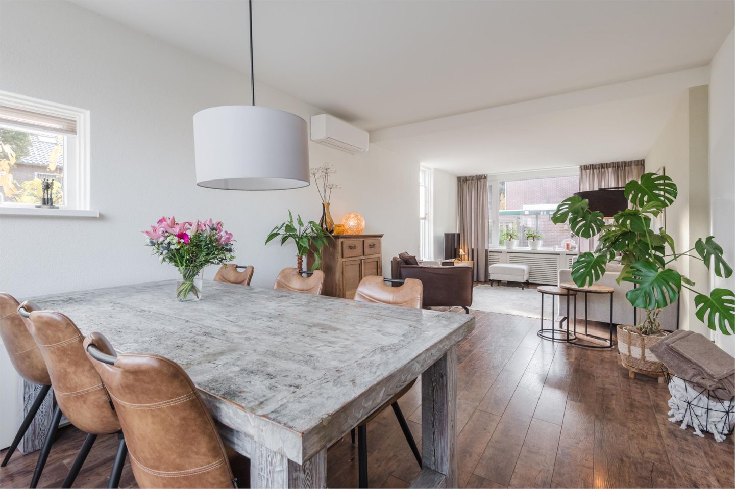 Photo 4 of Van Goghstraat 1