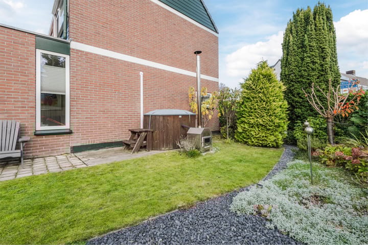 Photo 37 of Van Goghstraat 1