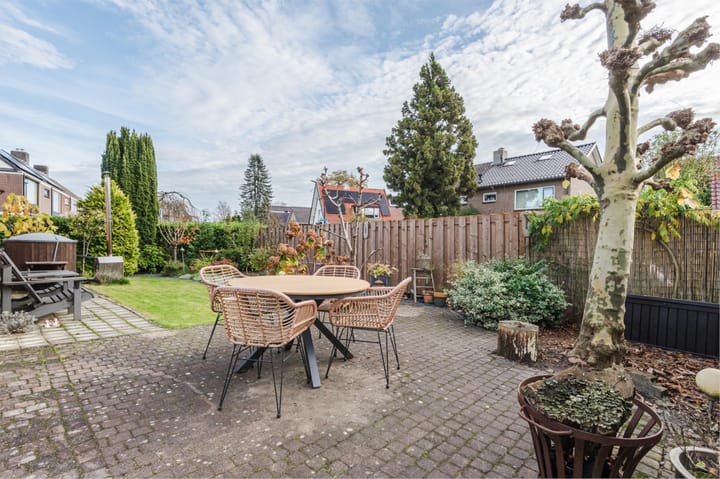 Photo 36 of Van Goghstraat 1