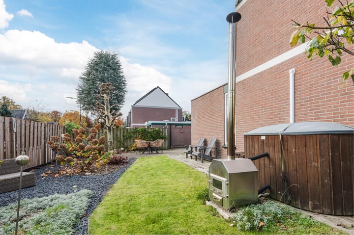 Photo 38 of Van Goghstraat 1