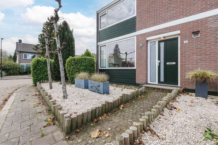 Photo 40 of Van Goghstraat 1