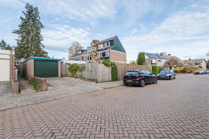 Photo 48 of Van Goghstraat 1