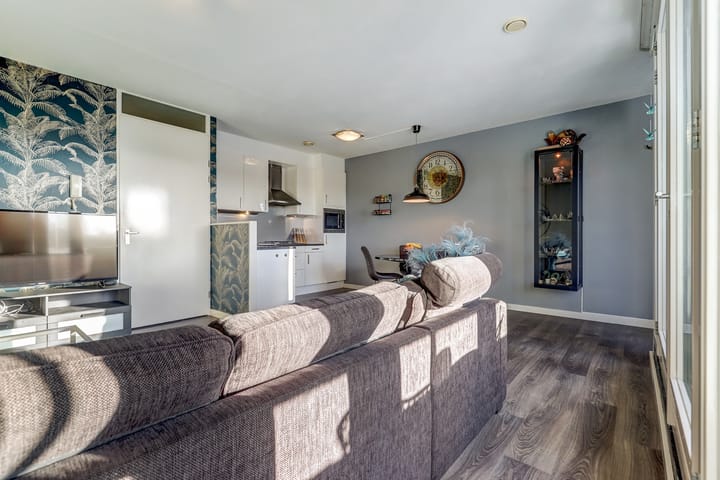 Photo 13 of Burgemeester Magneestraat 65-E