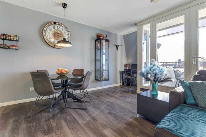 Photo 18 of Burgemeester Magneestraat 65-E