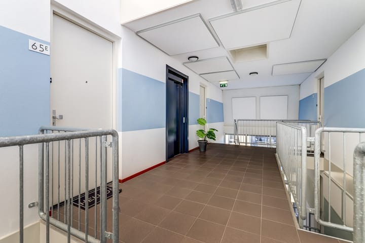 Photo 31 of Burgemeester Magneestraat 65-E