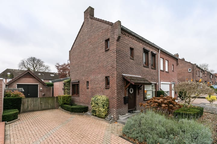 Photo 23 of Jonker Cluttstraat 33