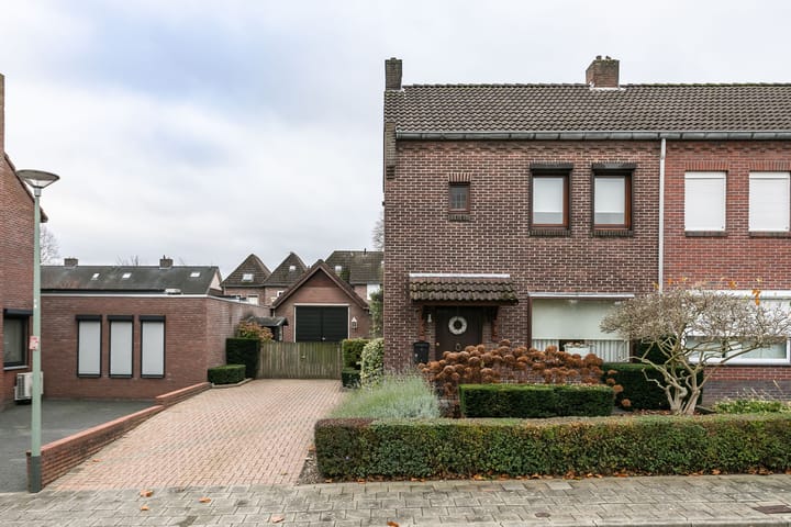 Photo 24 of Jonker Cluttstraat 33