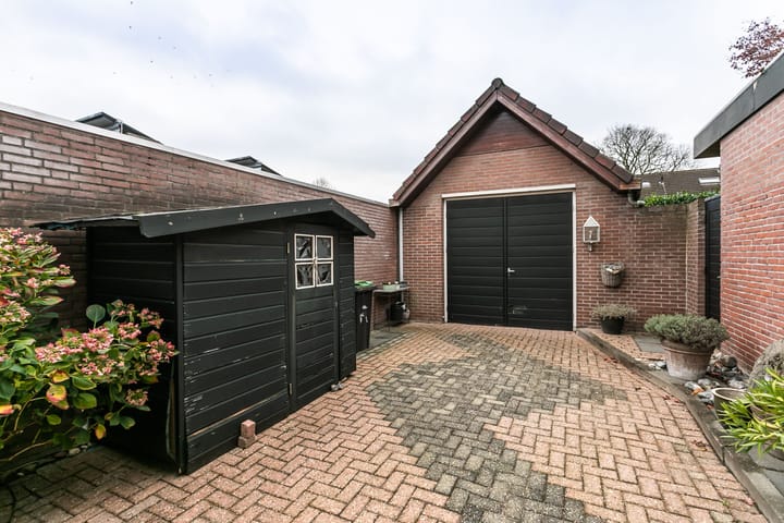 Photo 2 of Jonker Cluttstraat 33