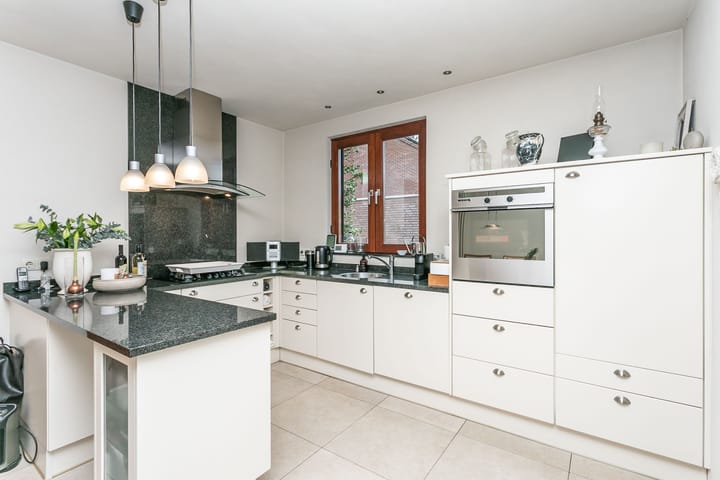 Photo 5 of Jonker Cluttstraat 33