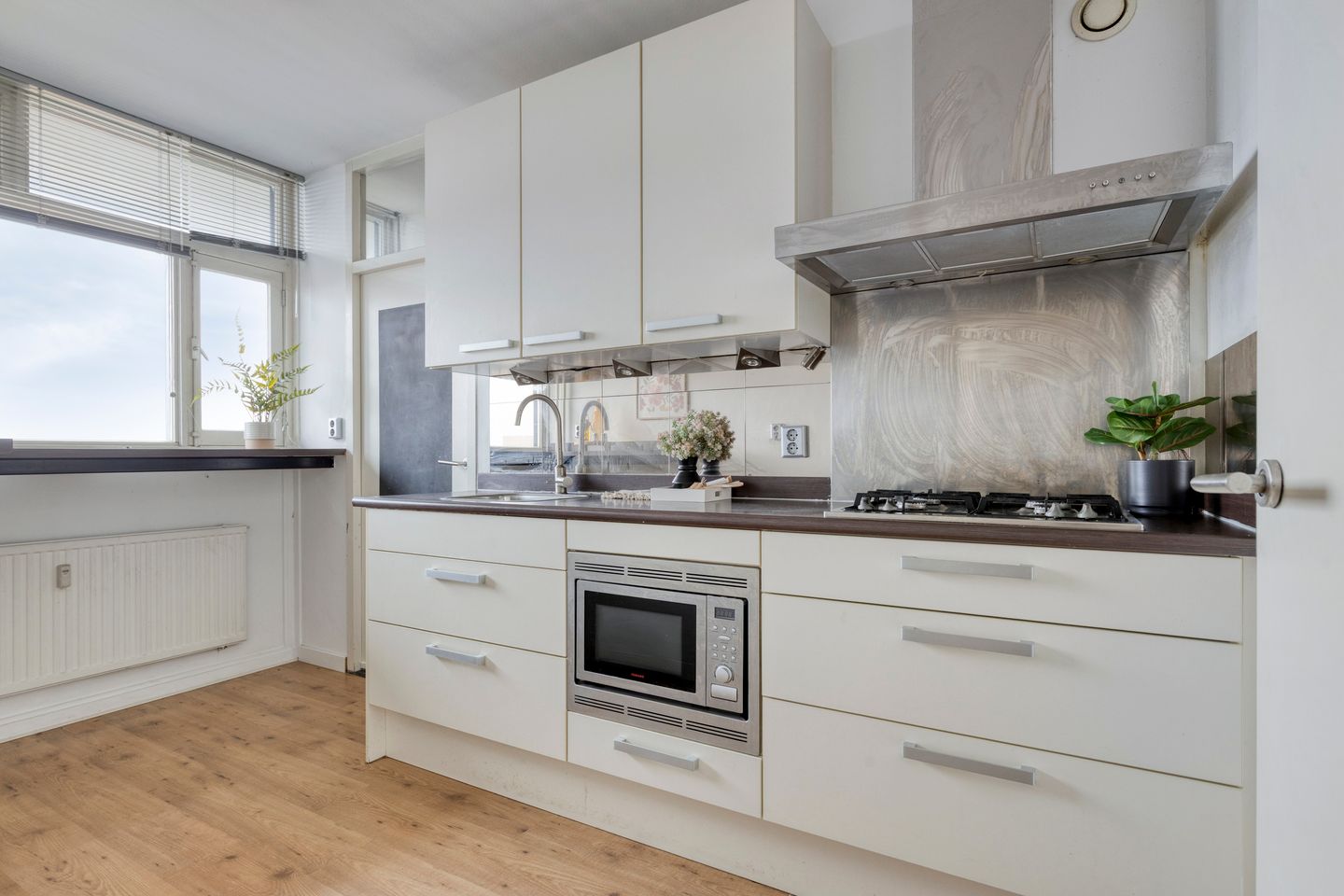 Photo 14 of Jan Vermeerstraat 417