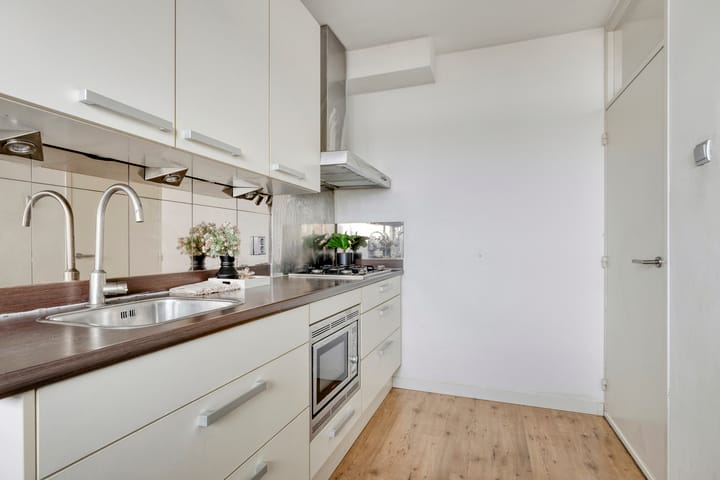 Photo 16 of Jan Vermeerstraat 417