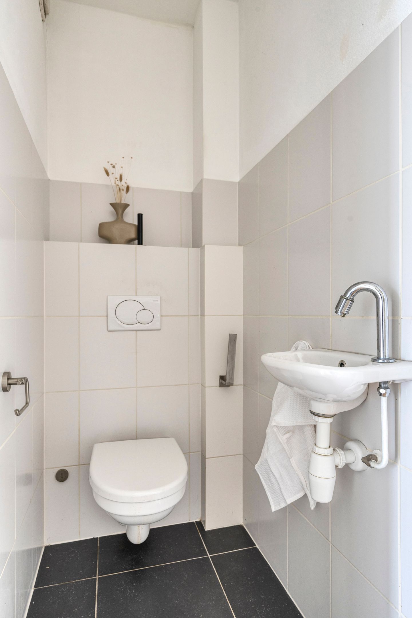 Photo 34 of Jan Vermeerstraat 417