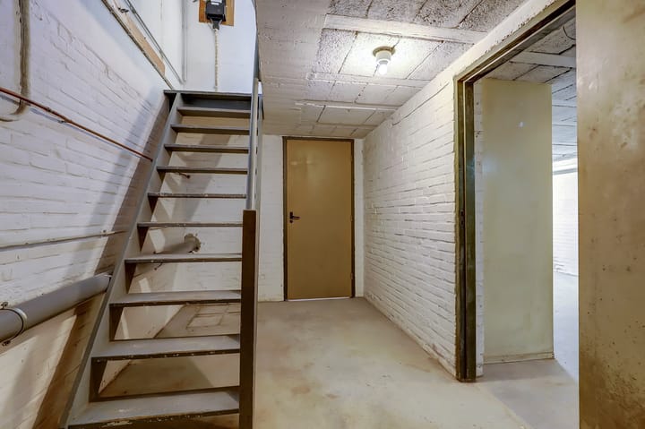 Photo 20 of Bisschop Schrijnenstraat 18