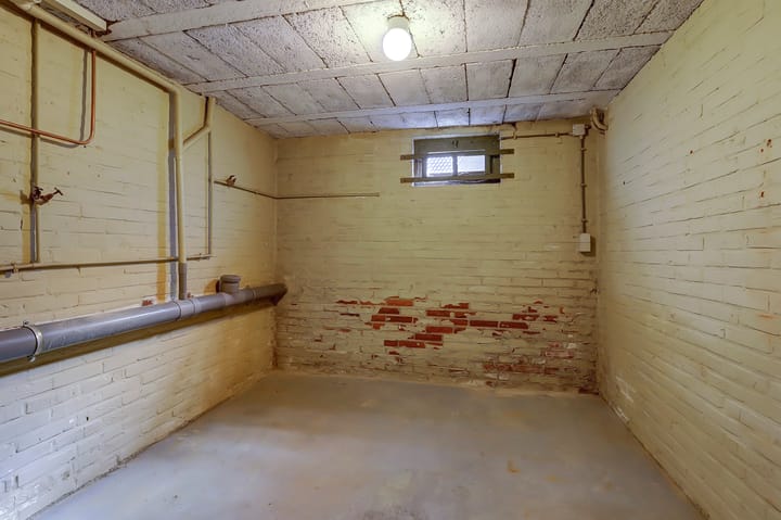 Photo 21 of Bisschop Schrijnenstraat 18