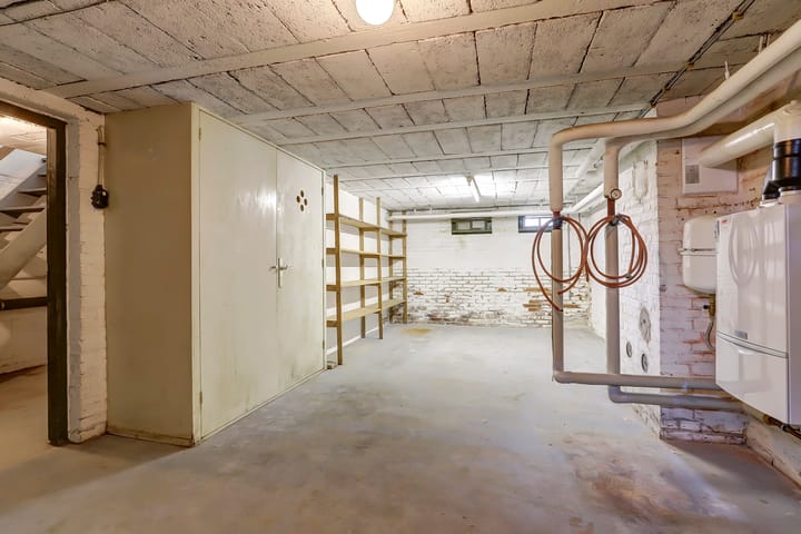 Photo 22 of Bisschop Schrijnenstraat 18