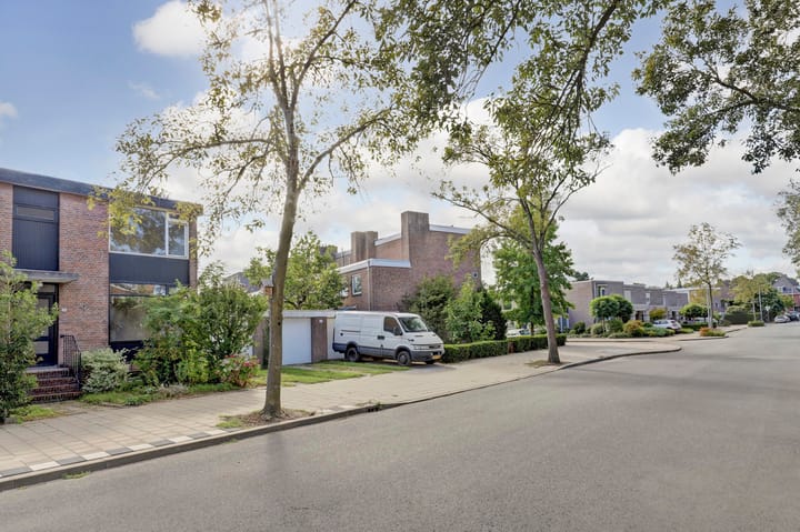 Photo 30 of Bisschop Schrijnenstraat 18