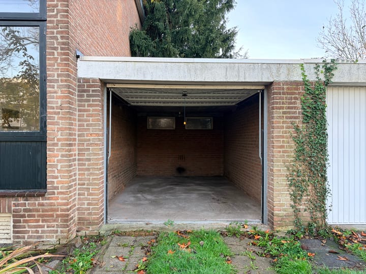 Photo 35 of Bisschop Schrijnenstraat 18