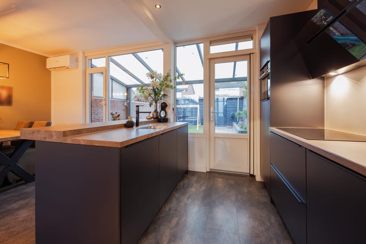 Foto 17 van van Goghstraat 13