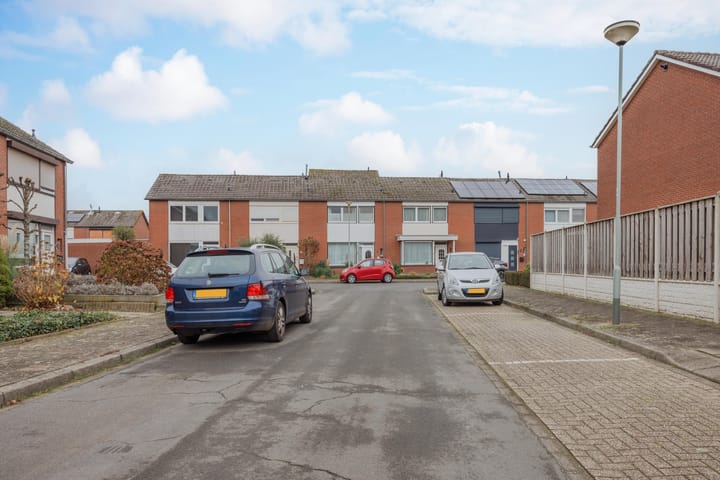 Foto 34 van van Goghstraat 13